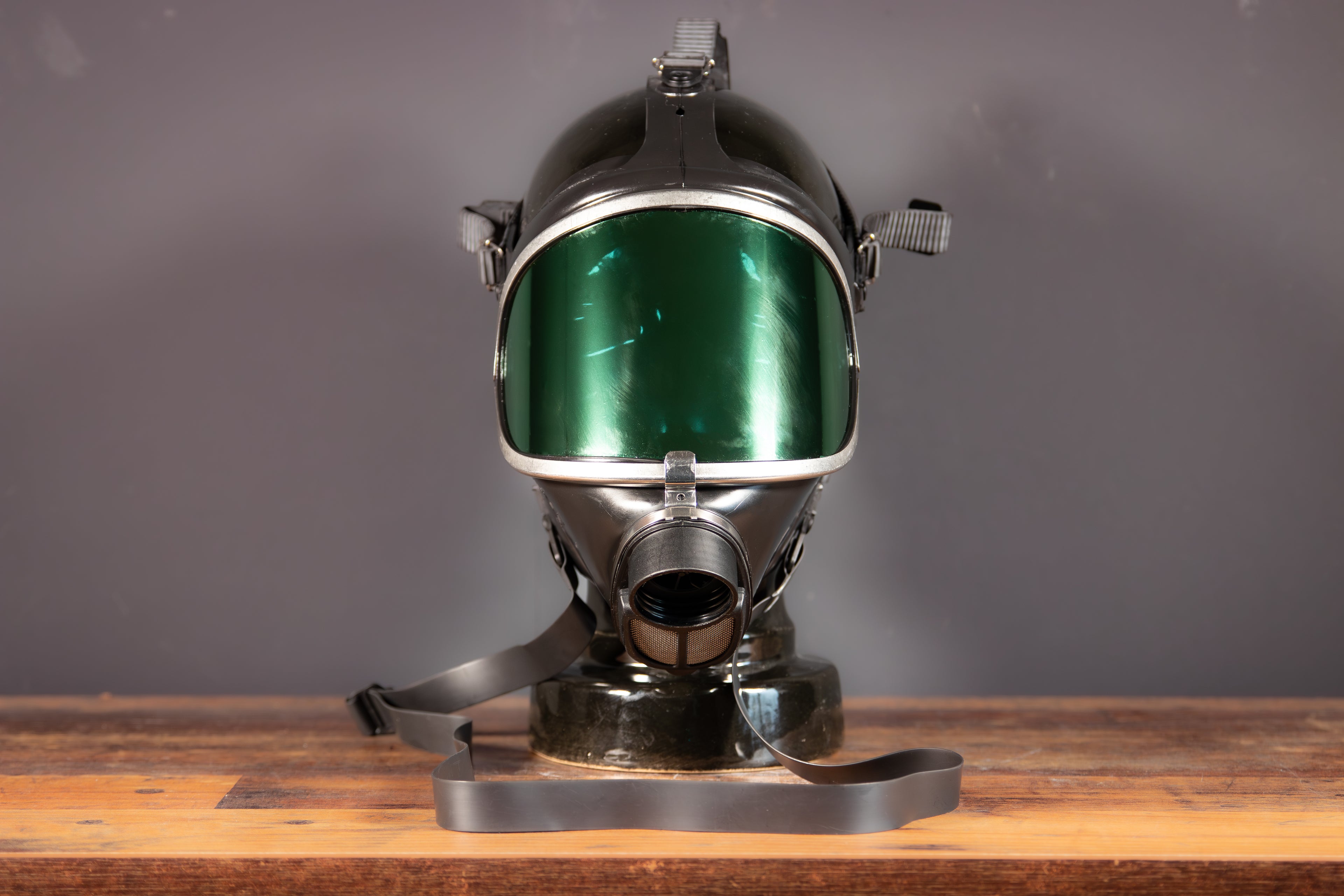 Grüne verspiegelte Gasmaske Dräger Panorama Nova von Westwood Decay, Schutzmaske mit reflektierendem Visier