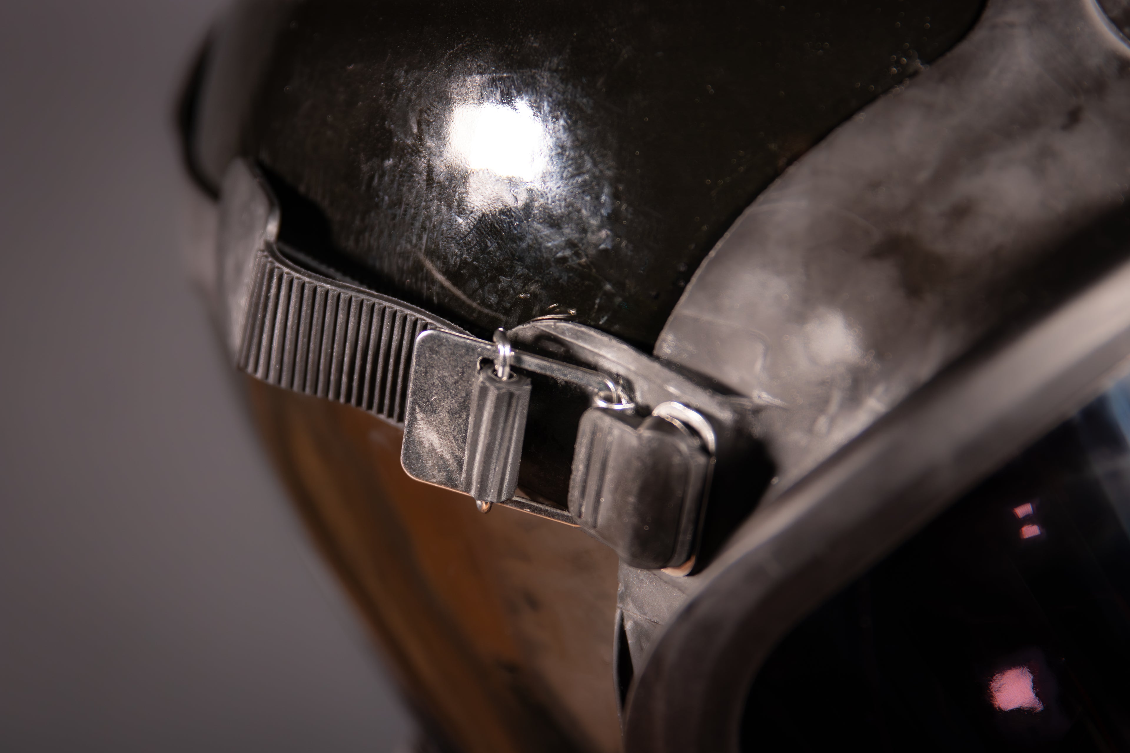 Klare Gasmaske Ultra Elite von Westwood Decay, MSA/Auer, mit verstellbarem Kopfband und langlebigem Design.