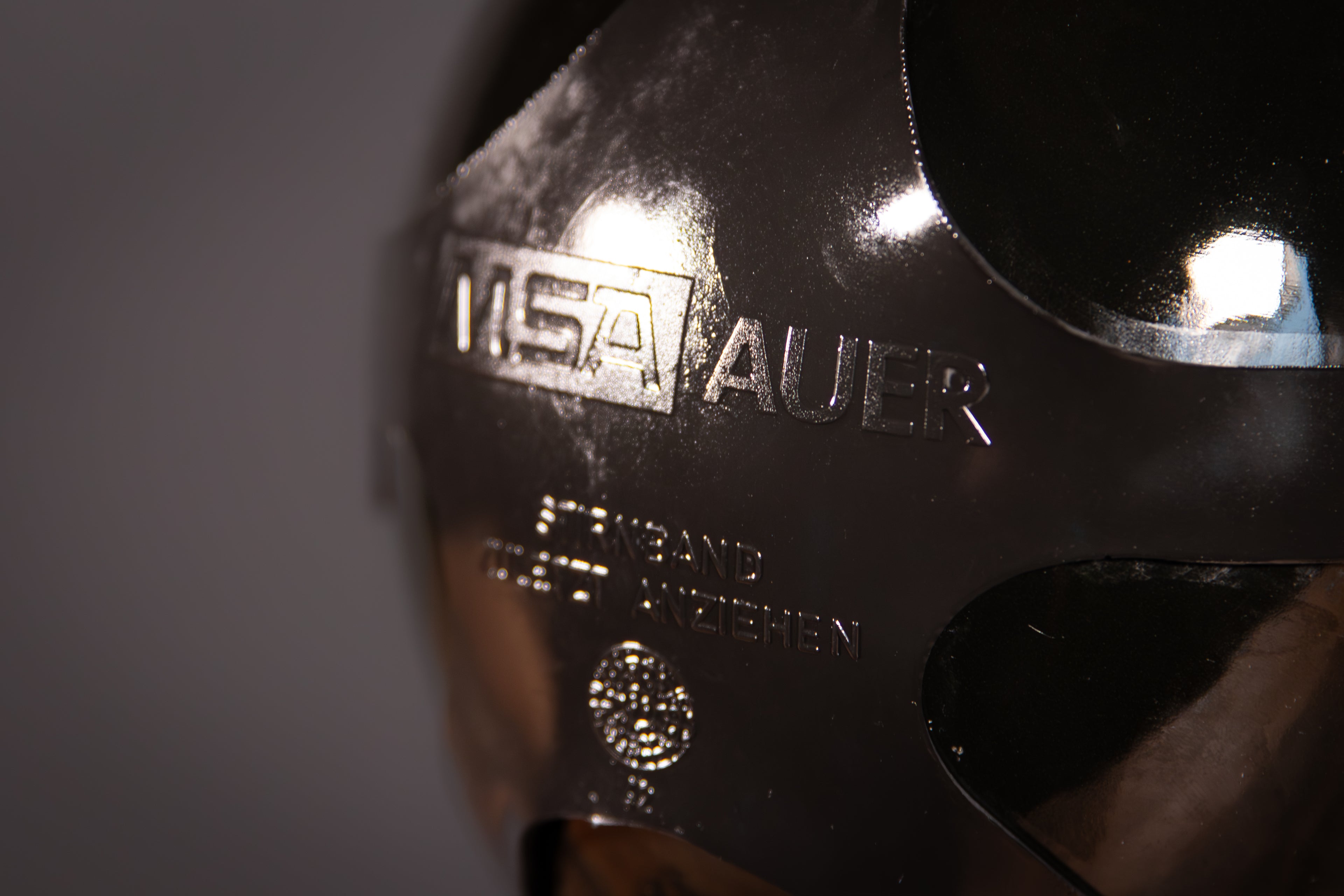 Klarer Gasmaske Ultra Elite von Westwood Decay, MSA/Auer, mit sichtbarem Gesichtsfeld und verstellbaren Kopfriemen.